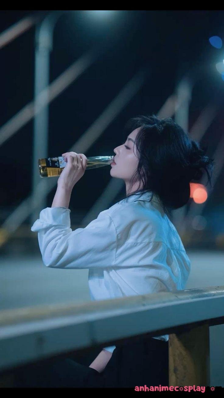 Gái xinh buồn mơ màng