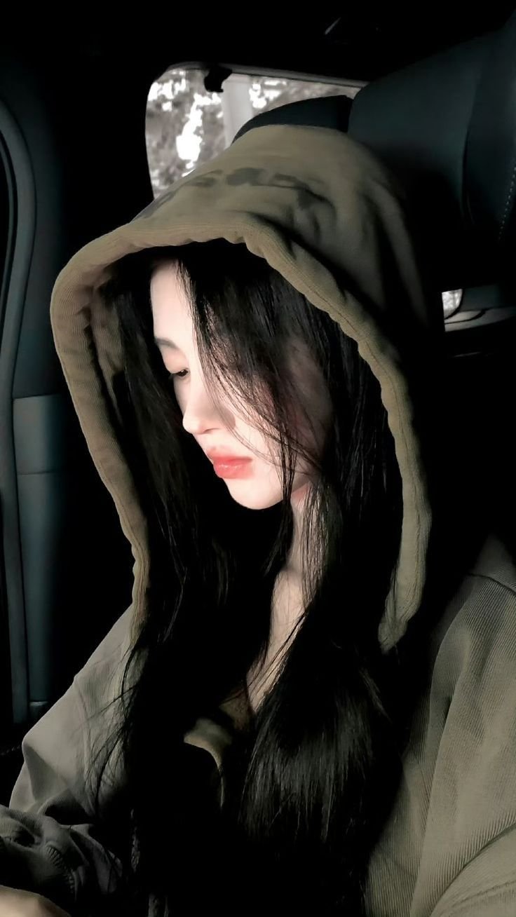 Gái xinh buồn nhẹ nhàng