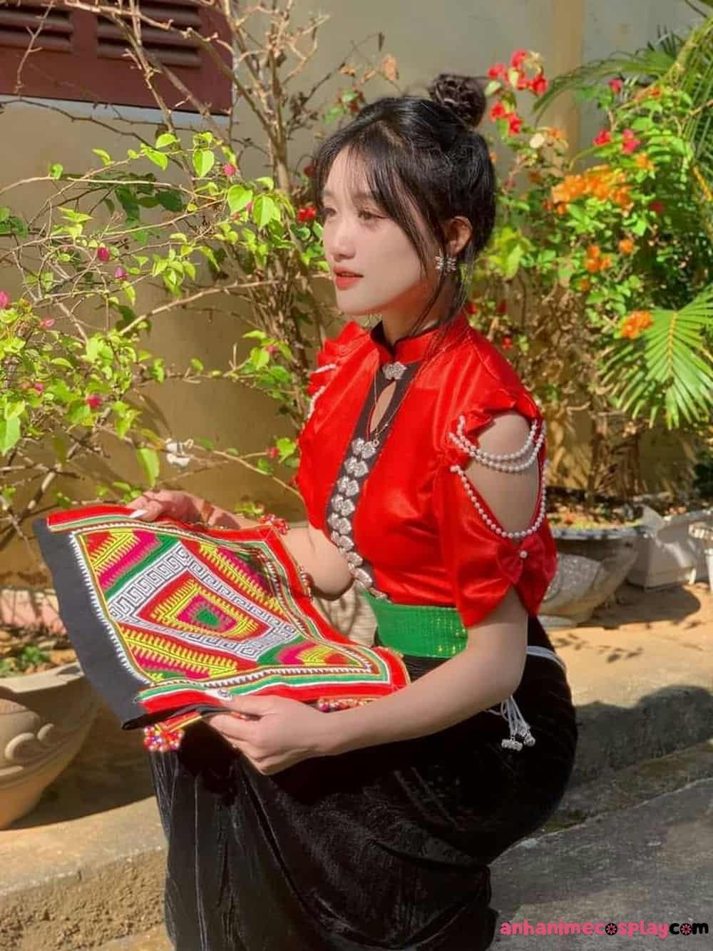 Gái xinh dân tộc duyên