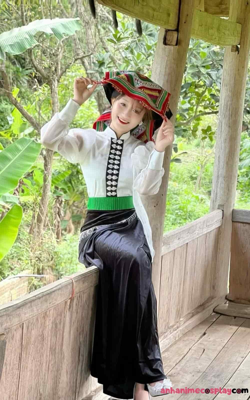 Gái xinh dân tộc hiền