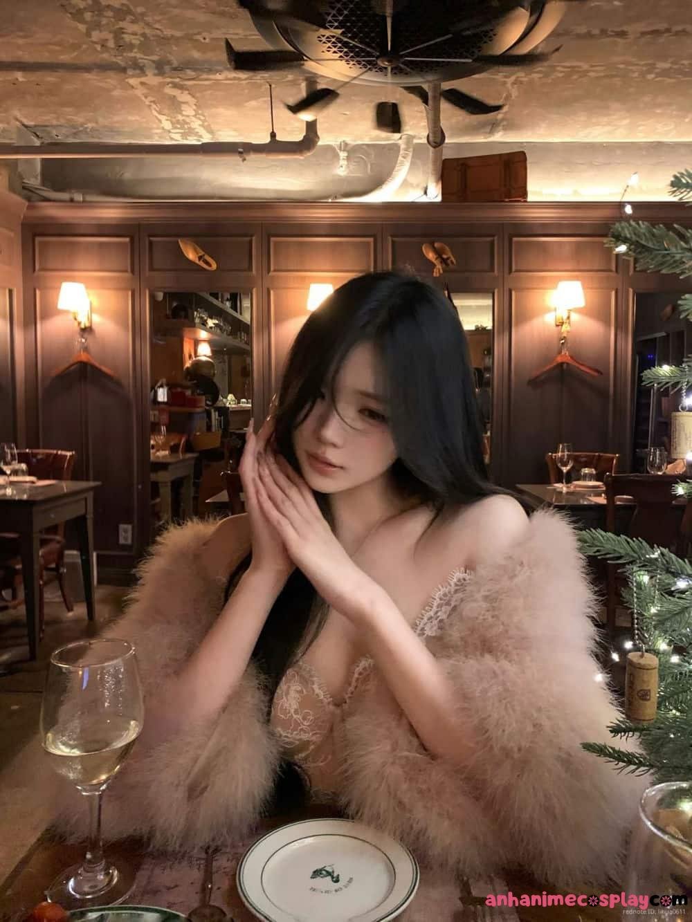 Gái xinh đi bar sành điệu