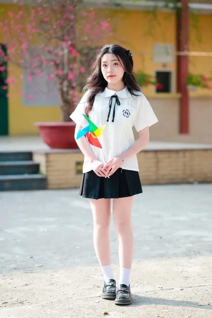 Gái xinh học sinh nhẹ