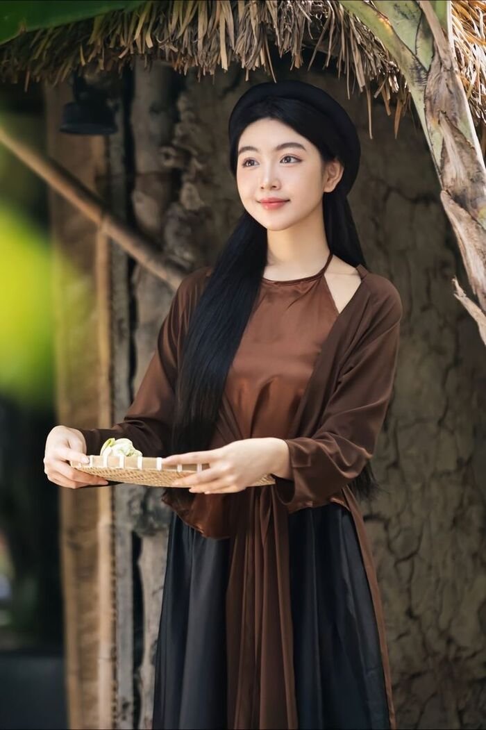 Gái xinh mặc áo yếm đẹp hd full