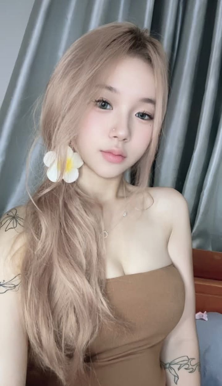 Gái xinh mlem gây thương