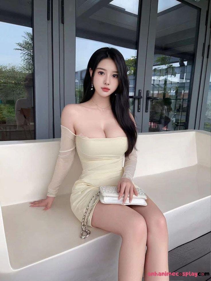 Gái xinh ngực khủng quyến