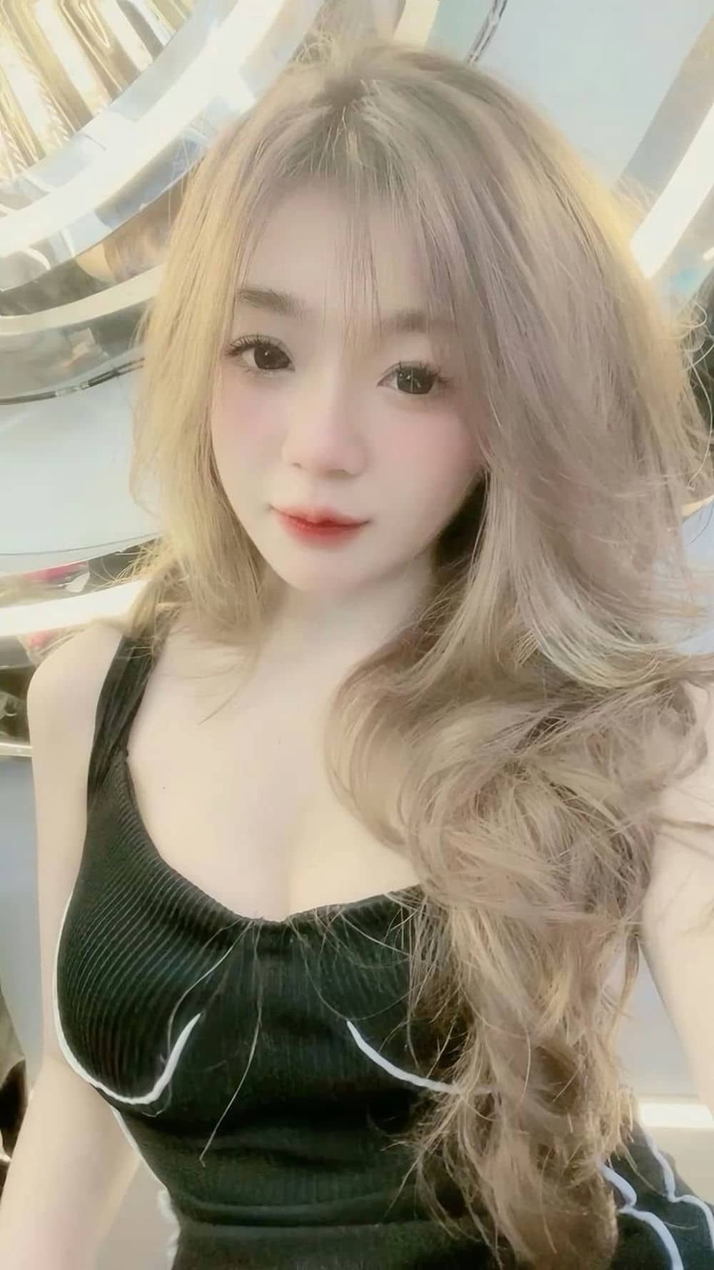 Gái xinh phong thái trẻ