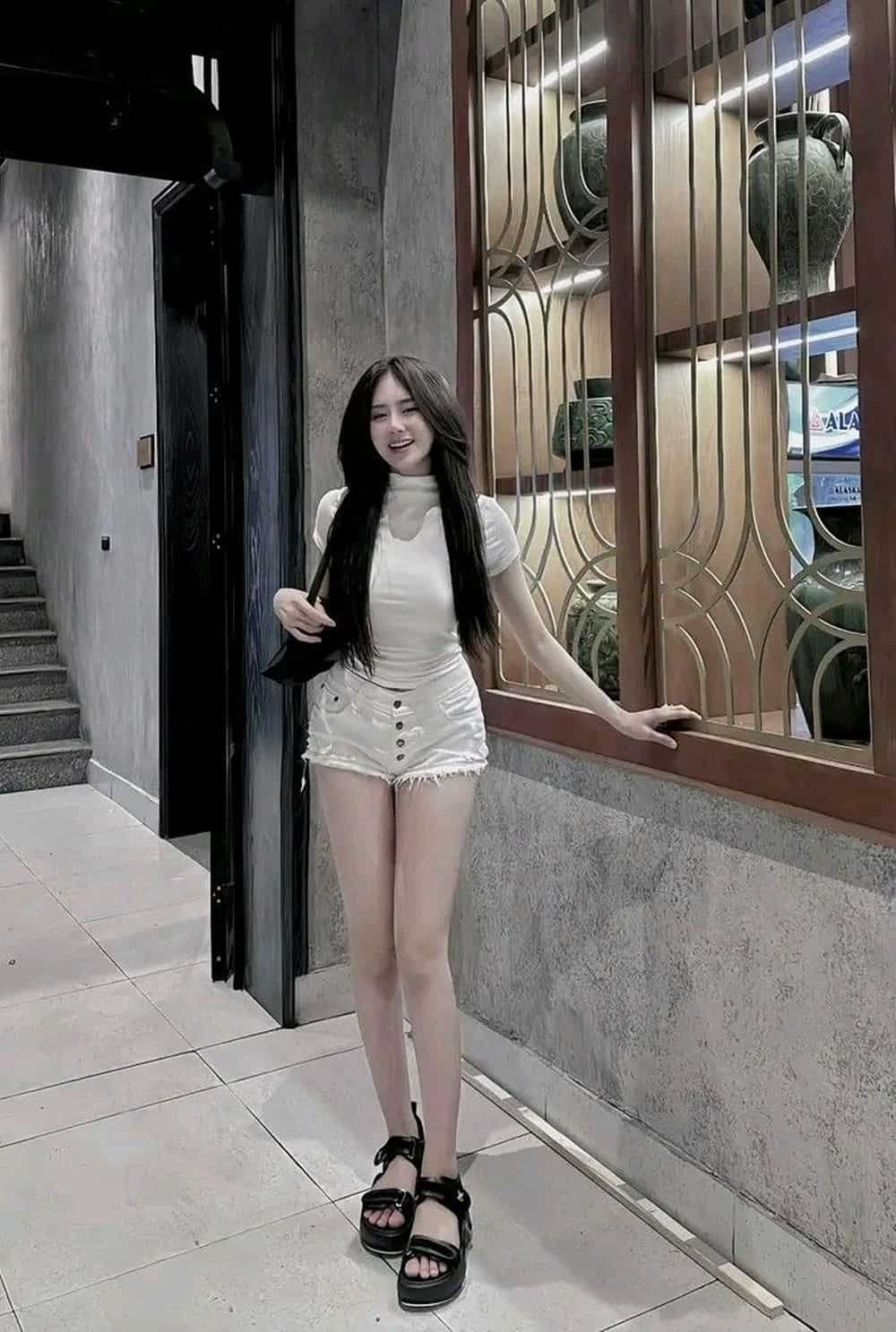 Gái xinh quần ngắn mặc