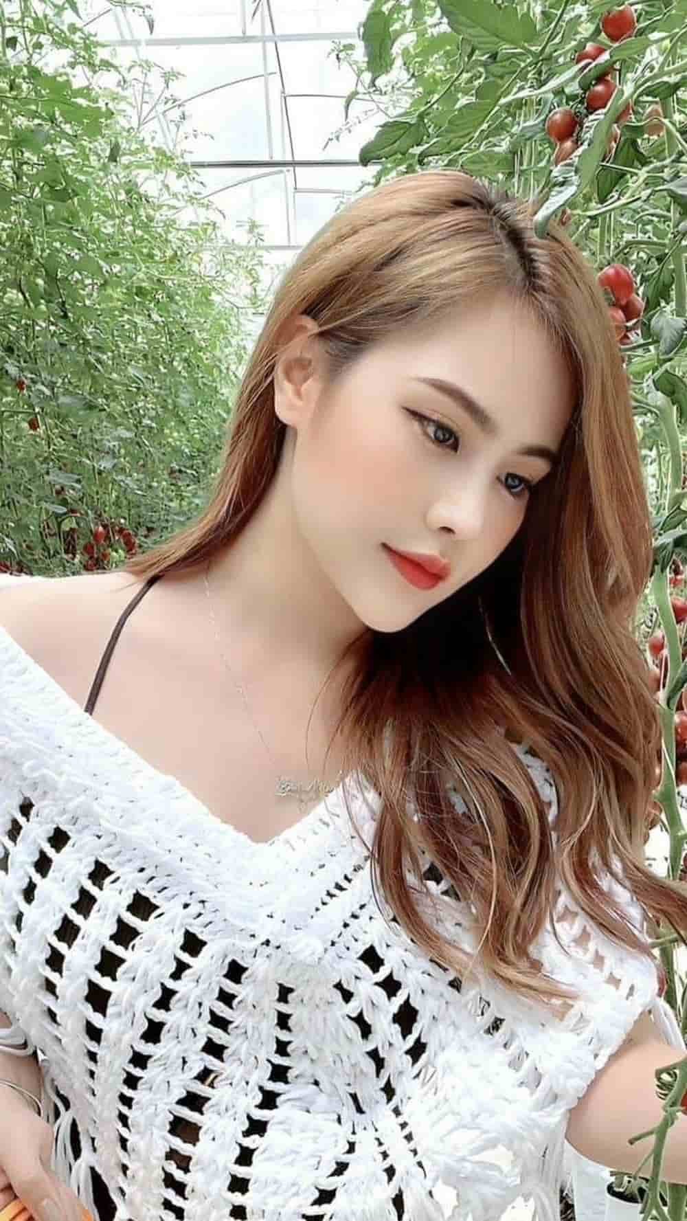 Gái xinh tóc dài nổi bật