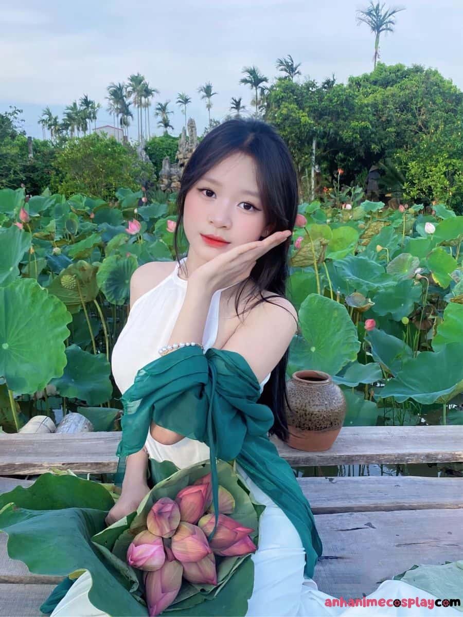 Gái xinh trong áo yếm