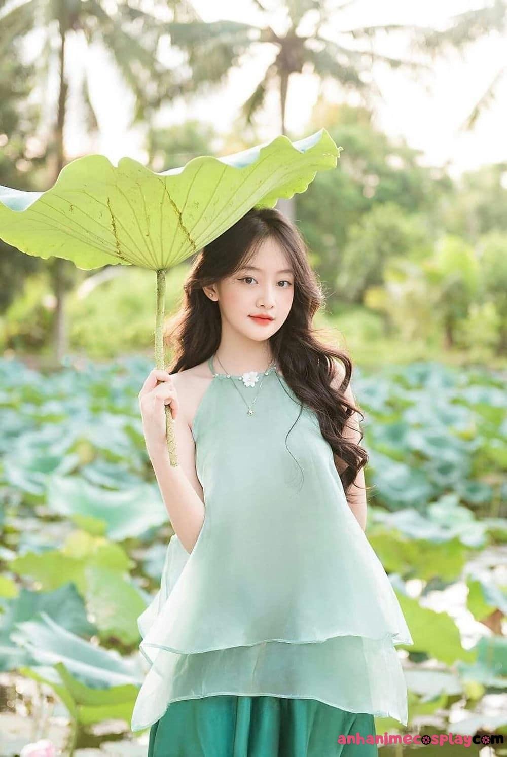 Gái xinh với áo yếm