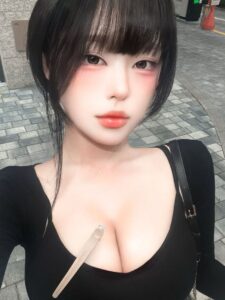 Gái xinh vú bự 5s