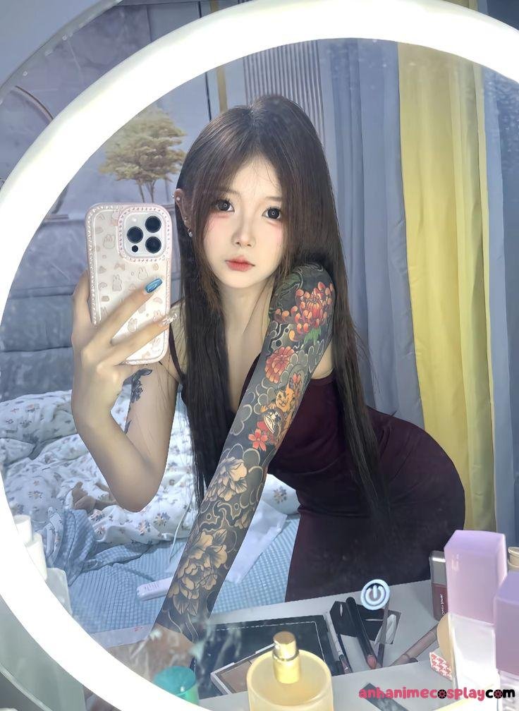 Gái xinh xăm mình nghệ thuật