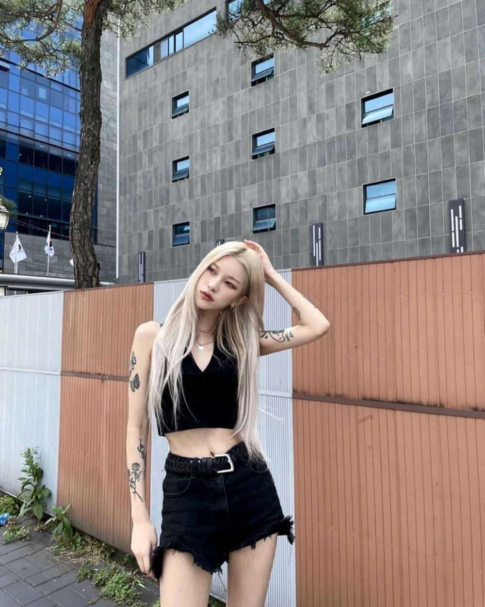 Gái xinh xăm mình nổi