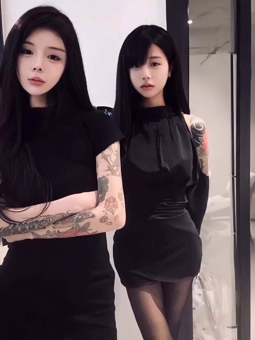 Gái xinh xăm mình phong