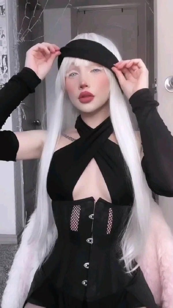 Gojo cosplay gái đẹp