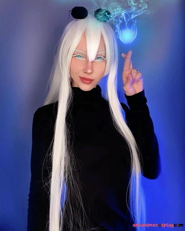 Gojo cosplay mặc đồ bó