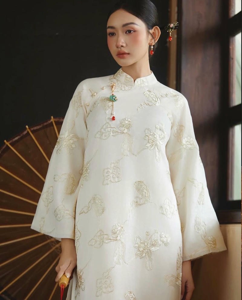 Hình ảnh gái xinh mặc áo dài tinh khôi