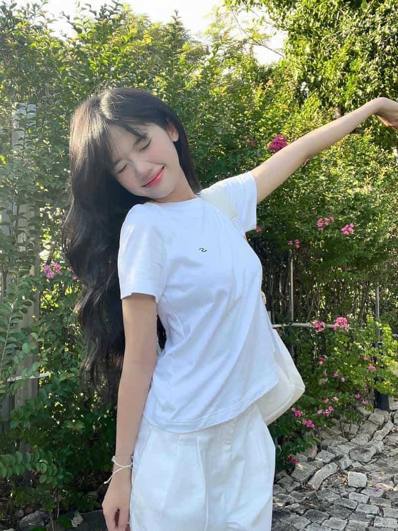 Hình avatar bạn nữ 2k9 năng động