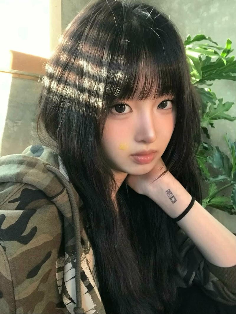 Hình avatar gái xinh 2k4 gương mặt xinh