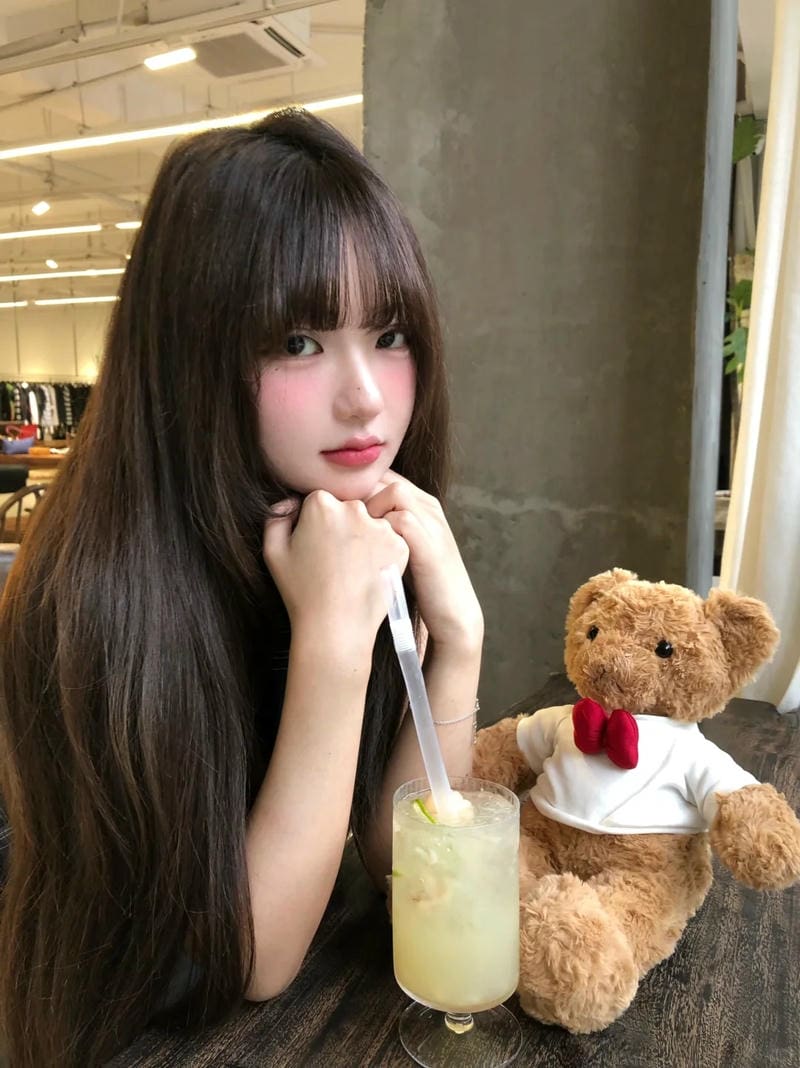 Hình avatar gái xinh tóc dài duyên dáng