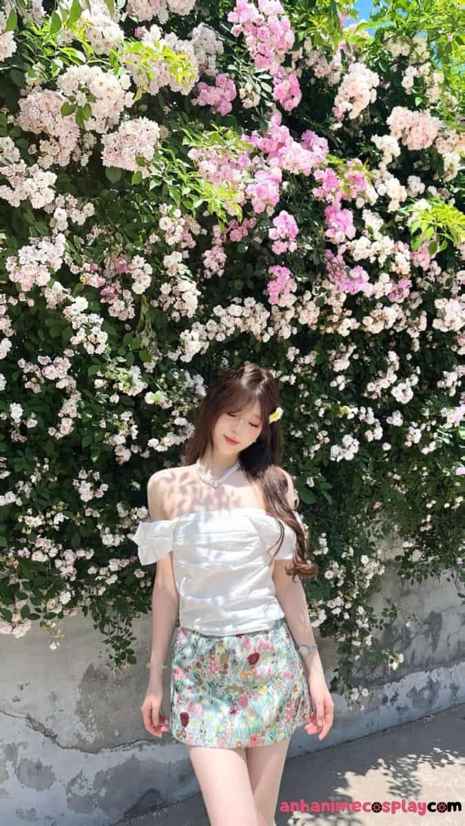 Hình gái xinh duyên dáng