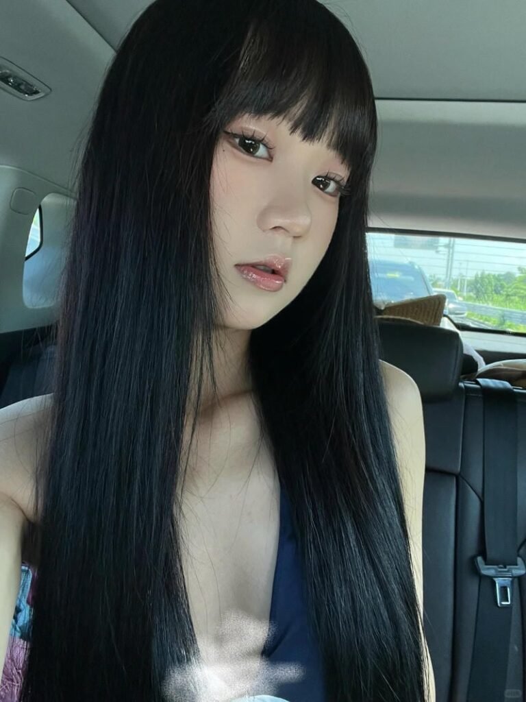 Hình gái xinh tóc dài cuốn hút