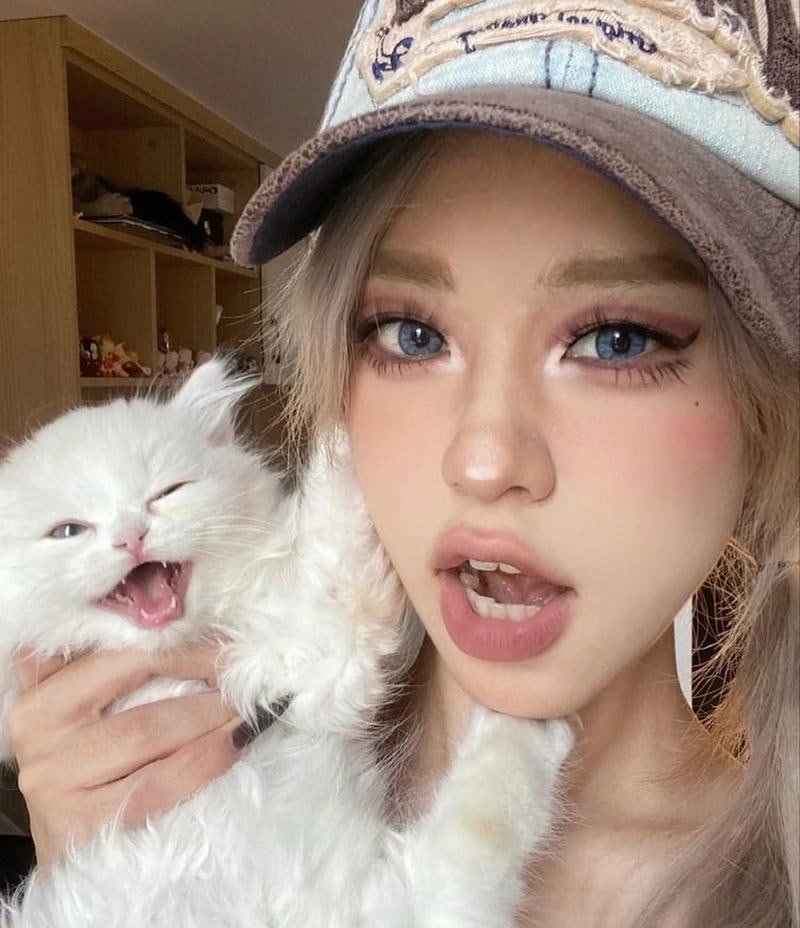 Loạt hình gái xinh châu âu