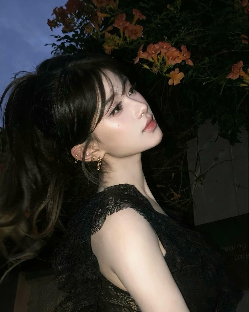 Ngắm ảnh đường nét gái xinh