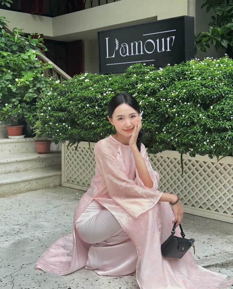 Tải ảnh gái xinh mặc áo dài đầy tự nhiên