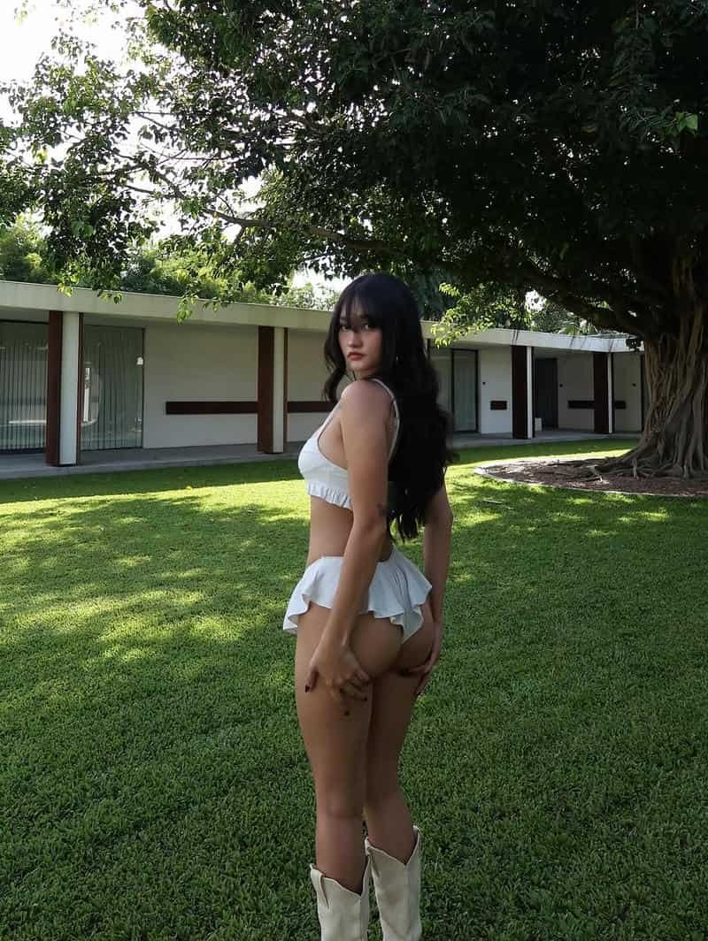 Tải hình ảnh gái xinh khoe mông