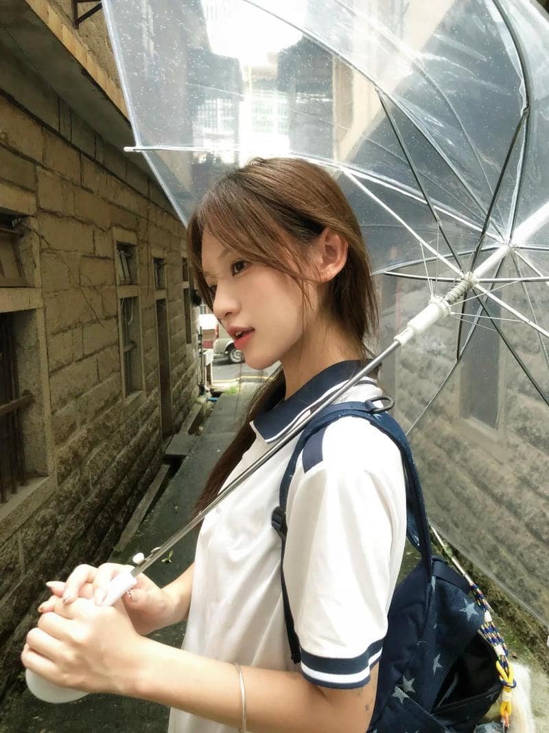 Tải hình gái xinh học sinh cuốn hút