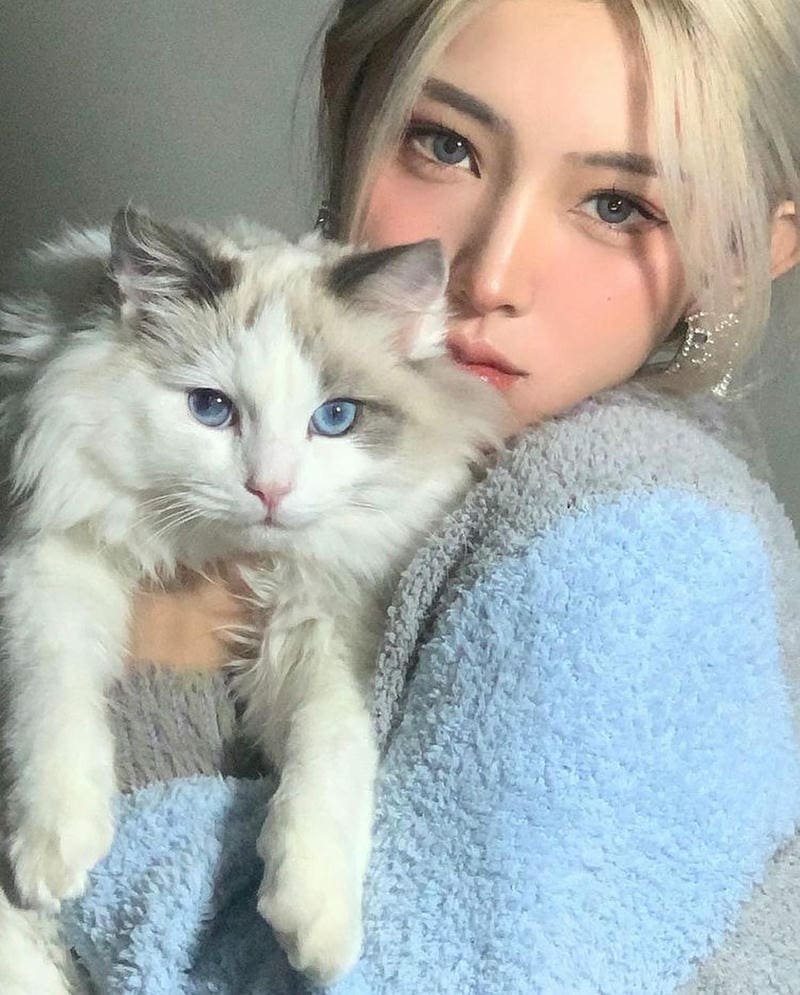 Xem hình ảnh gái xinh châu âu