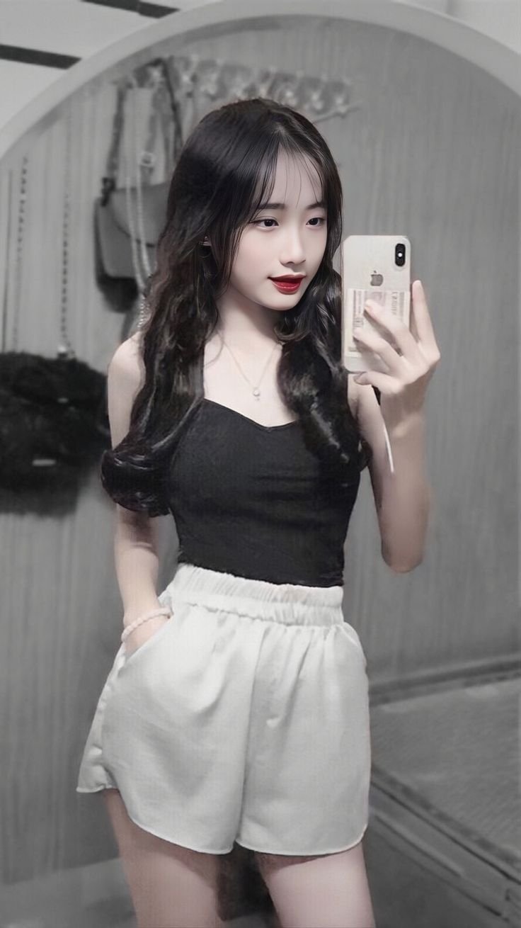 Xinh gái quần ngắn mặc