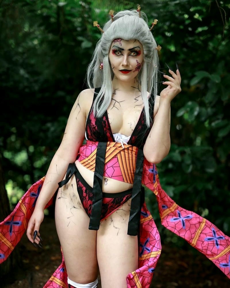 ảnh cosplay daki đào tròn