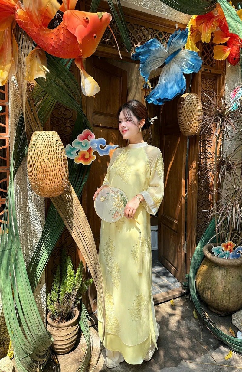 ảnh gái mặc áo dài tạo dáng đẹp