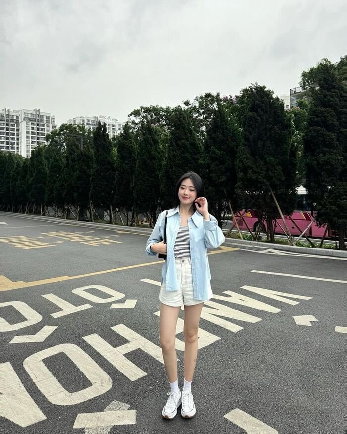 ảnh gái xinh mặc quần ngắn 3d full