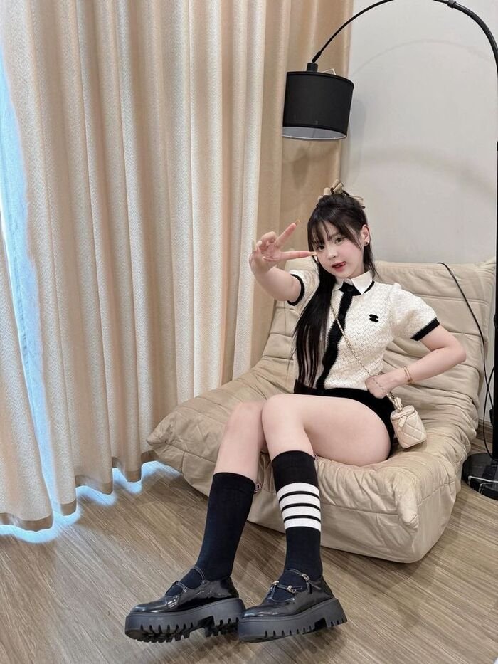 ảnh gái xinh mặc quần ngắn xinh 3d