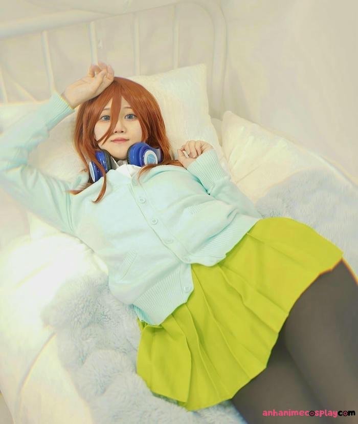 ảnh miku nakano cosplay mặc kín