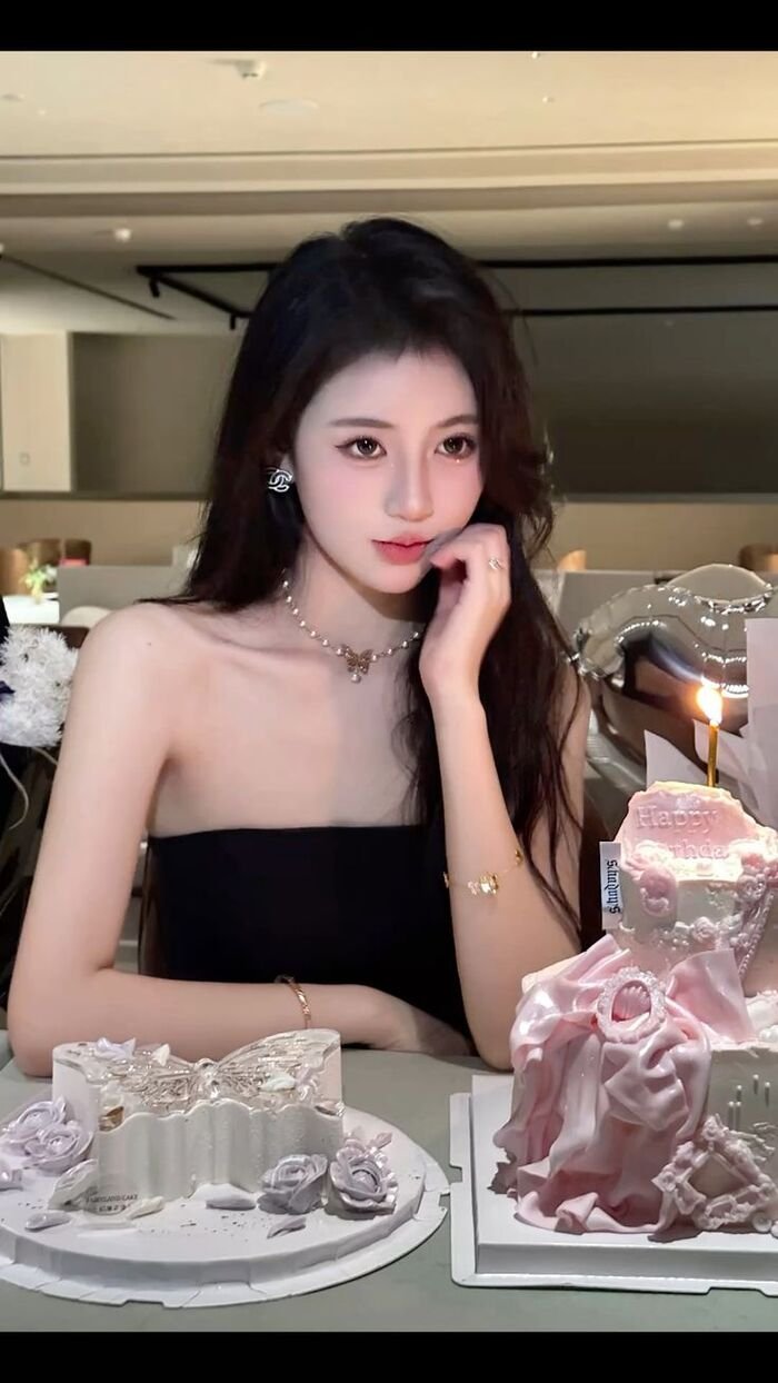 gái xinh 18 tuổi 3k full