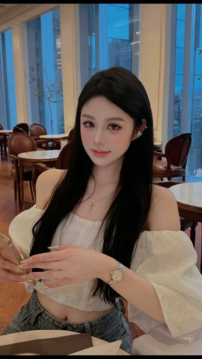 gái xinh 18 tuổi 3k