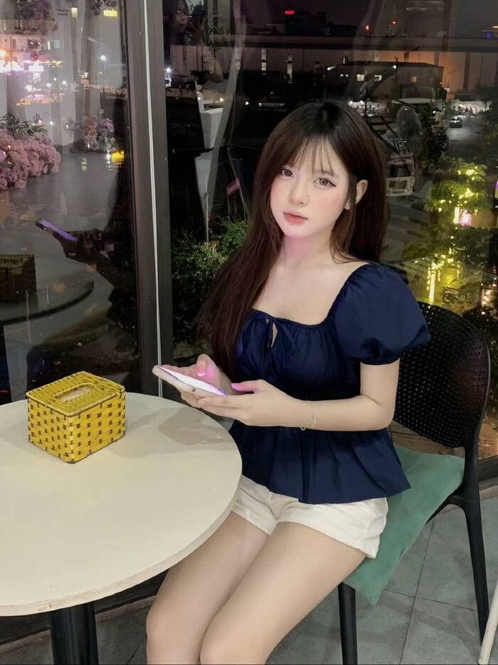 gái xinh 18 tuổi 4k full