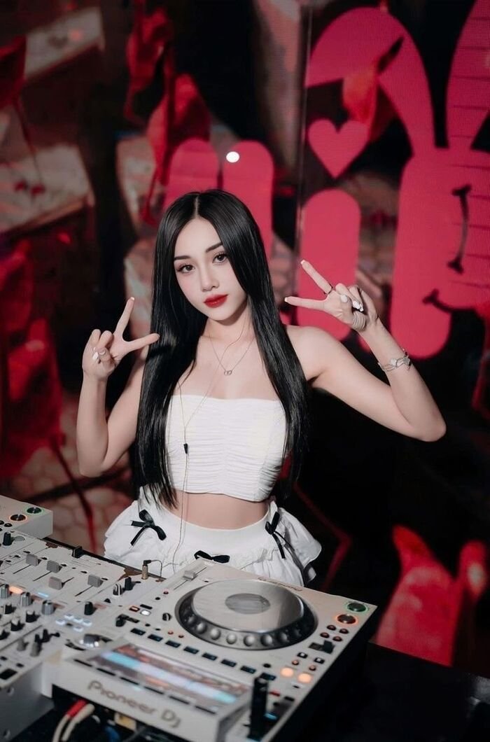 gái xinh đi bar 3d