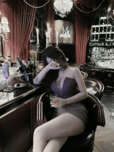 gái xinh đi bar 3k