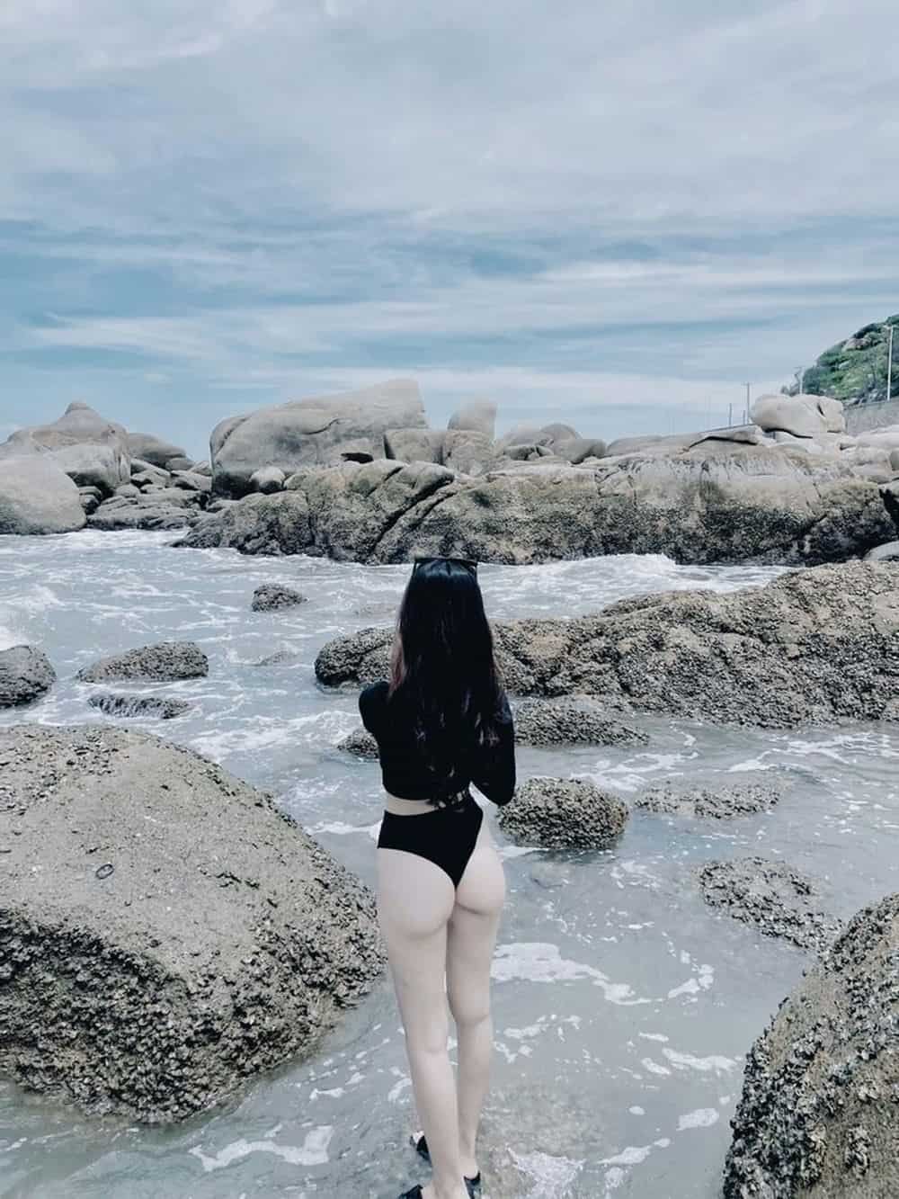 gái xinh khoe mông dáng