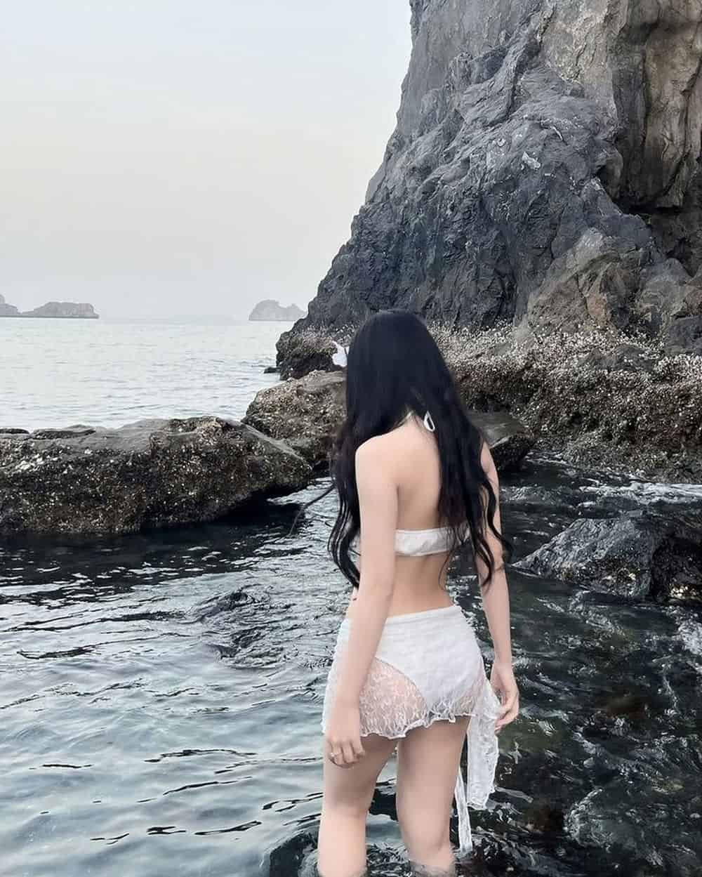 gái xinh khoe mông style