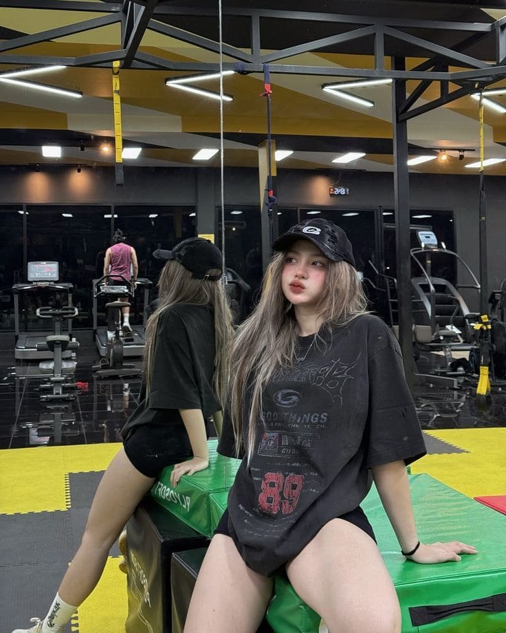 gái xinh tập gym nổi.