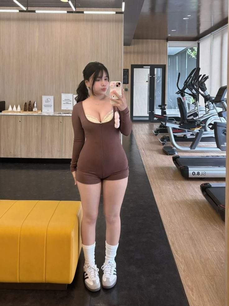 gái xinh tập gym săn.