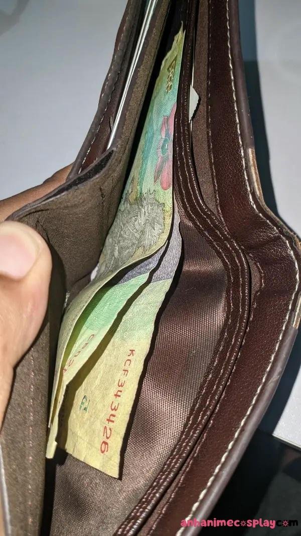 meme ví rỗng khóc dở