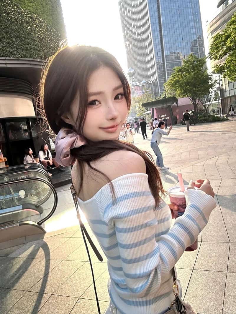 Tải về ảnh gái 2k6 miễn phí