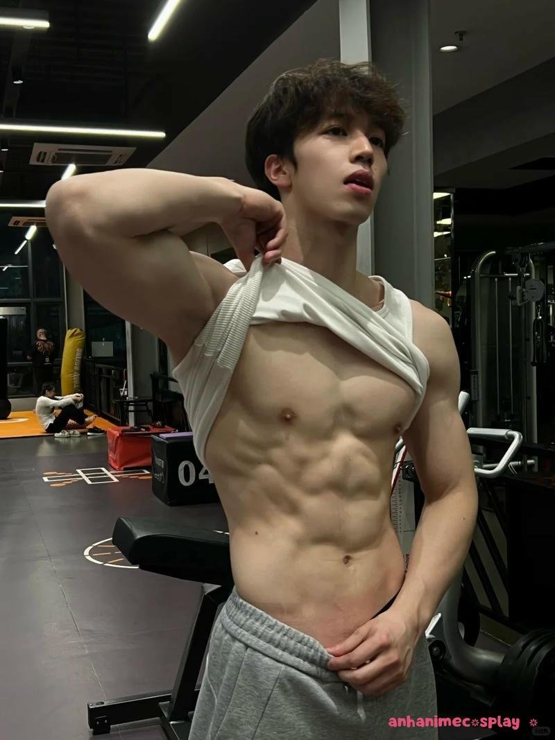 Album ảnh trai đẹp cơ bắp mới